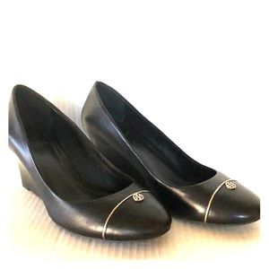 Tory Burch Tiffy cap-toe Black leather wedge 8M